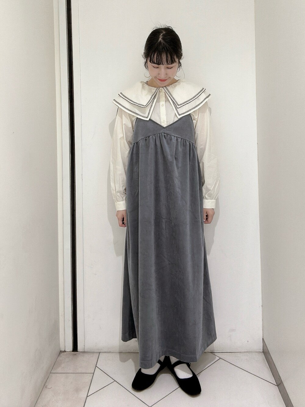 「ベレー帽、ベロア、キャミワンピ、キャミワンピース、サックスブルー、セーラーカラー」｜「ehka sopoのベロアパイピングシューズ（その他シューズ、ブラック系）」を使った、sakura✿さん（レディース・158cm）の秋コーディネートの3枚目の写真