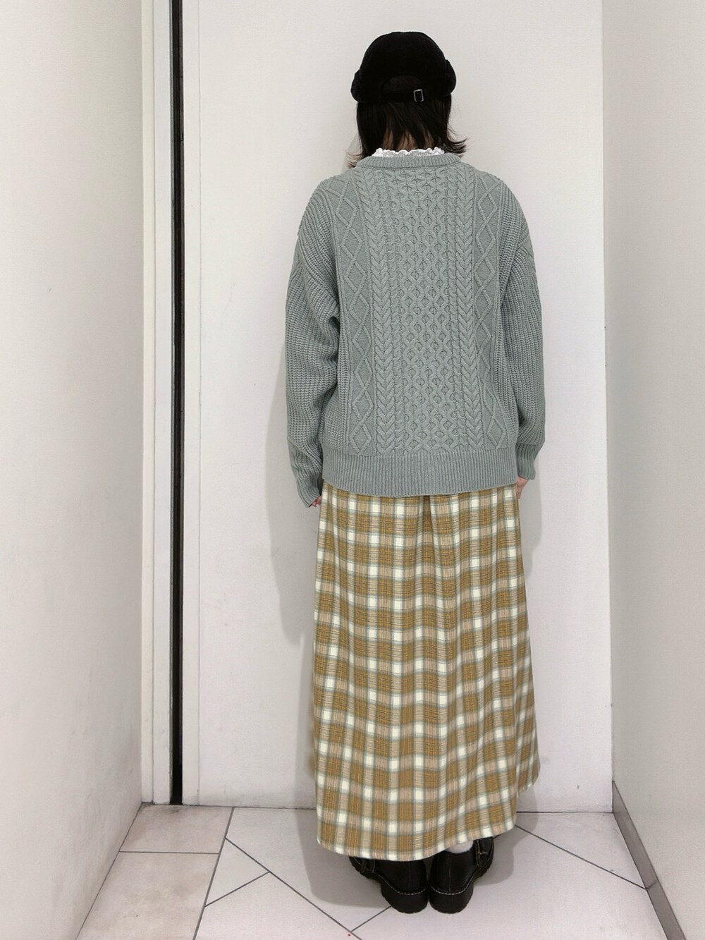 「エヘカソポ、ehka sopo、ケーブルニット、カーディガン、チェックスカート」｜「ehka sopoのダブルTストラップシューズ（その他シューズ、ブラック系）」を使った、sakura✿さん（レディース・158cm）の冬コーディネートの3枚目の写真