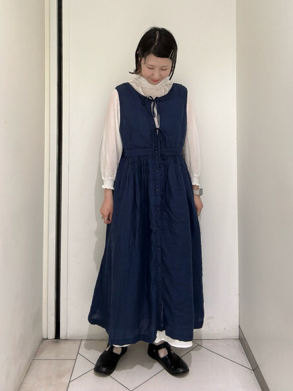 「kazumiコラボ、リネンワンピース、サマンサ モスモス(Samansa Mos2)、Samansa Mos2、ワンピース」｜「Samansa Mos2のTストラップシューズ（その他シューズ、ブラック系）」を使った、sakura✿さん（レディース・158cm）の冬コーディネートの2枚目の写真
