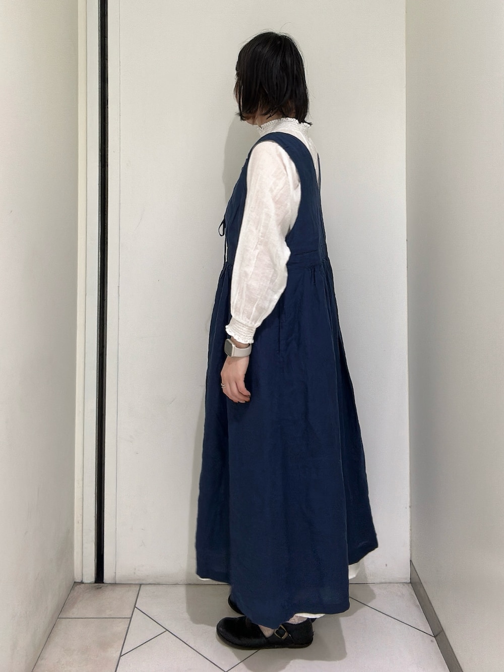 「kazumiコラボ、リネンワンピース、サマンサ モスモス(Samansa Mos2)、Samansa Mos2、ワンピース」｜「Samansa Mos2のTストラップシューズ（その他シューズ、ブラック系）」を使った、sakura✿さん（レディース・158cm）の冬コーディネートの3枚目の写真