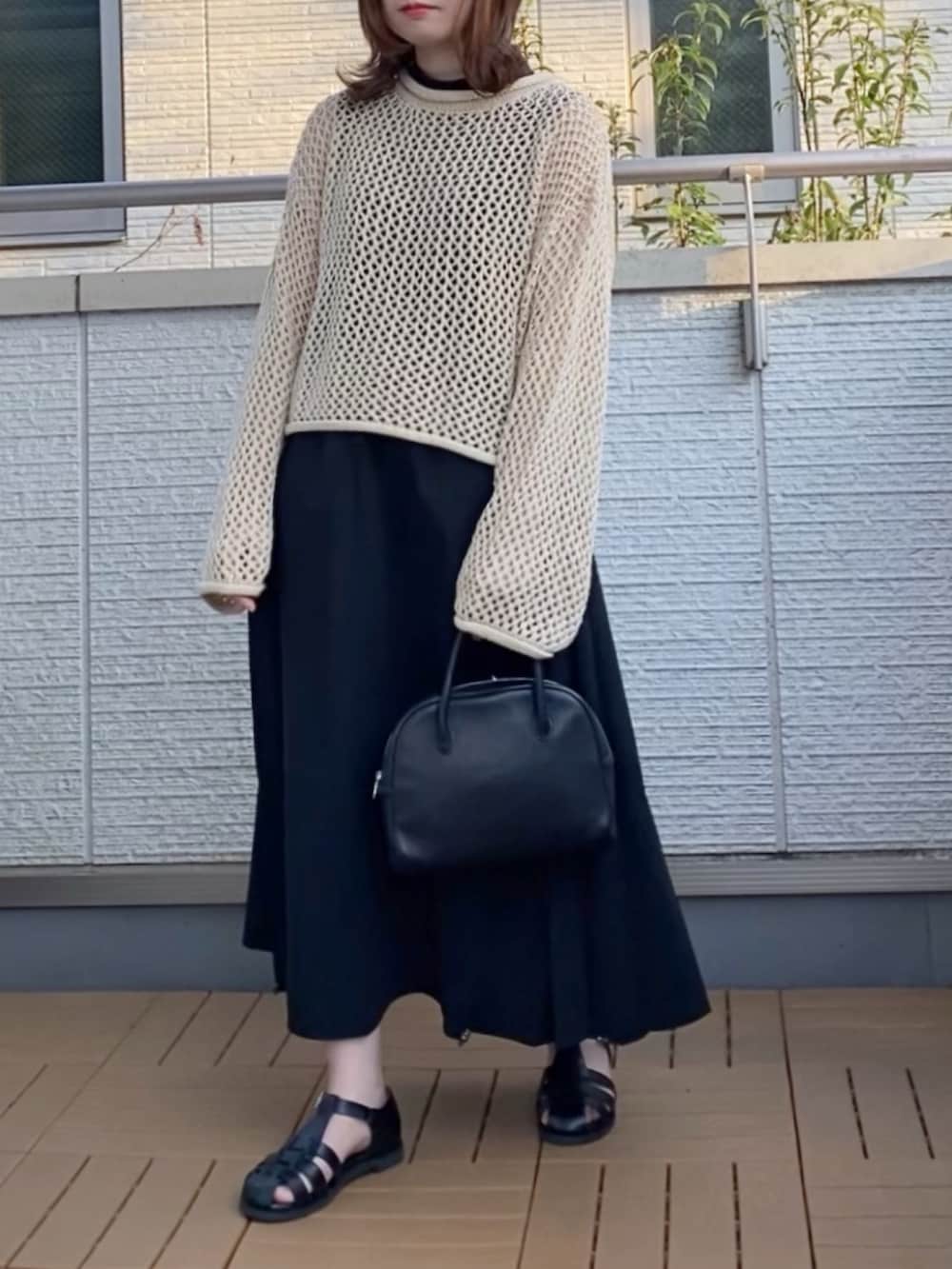 「Uiscel、ANGIE VINTAGE、welleg、ワンピース、メッシュニット、グルカサンダル、低身長、大人カジュアル」｜「SENSE OF PLACE by URBAN RESEARCHのUiscel　ドライテントラインノースリーブワンピース（ワンピース、ブラック系）」を使った、Kay-teeeさん（レディース・150cm）の春コーディネートの2枚目の写真