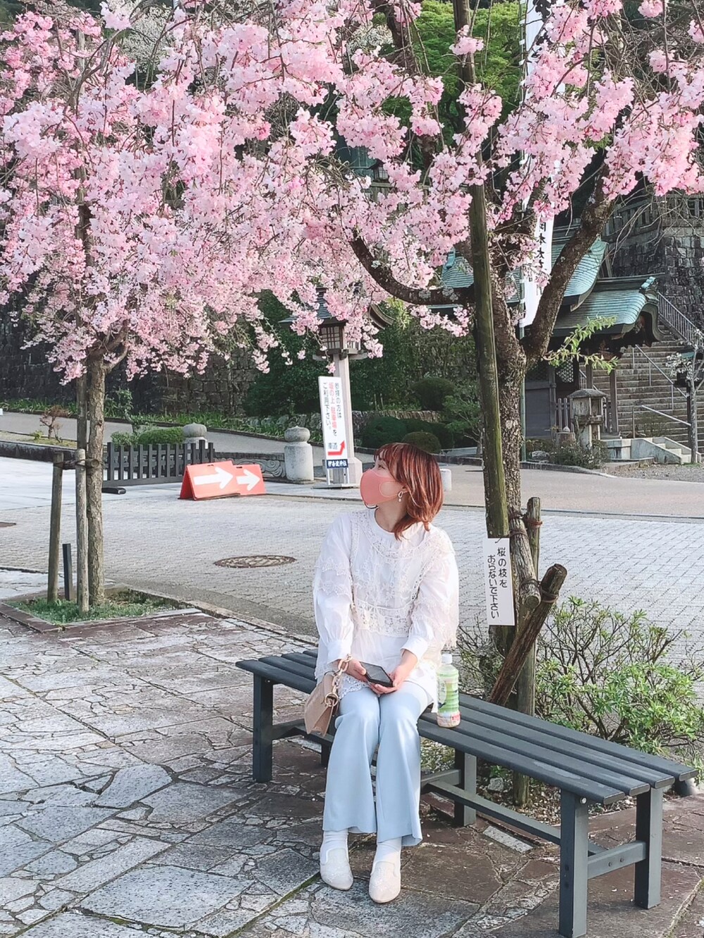 「はるコーデ、お花見コーデ、プチプラコーデ、プチプラ、低身長女子、淡色コーデ、カラーパンツ、桜、イエベ春、シャツスタイル」｜「GUのアイテム（スラックス、ブルー系）」を使った、くろさん（レディース・153cm）の春コーディネートの2枚目の写真