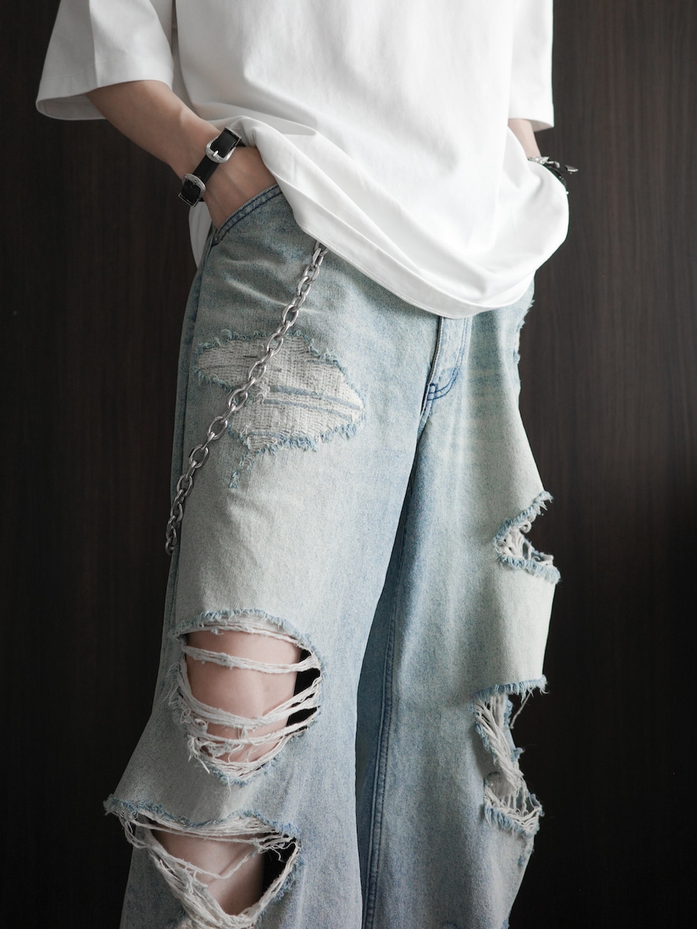 ぴたんさんの「HEAVY WEIGHT BASIC BIG-TEE（WYM LIDNM）」を使ったコーディネートの3枚目の写真