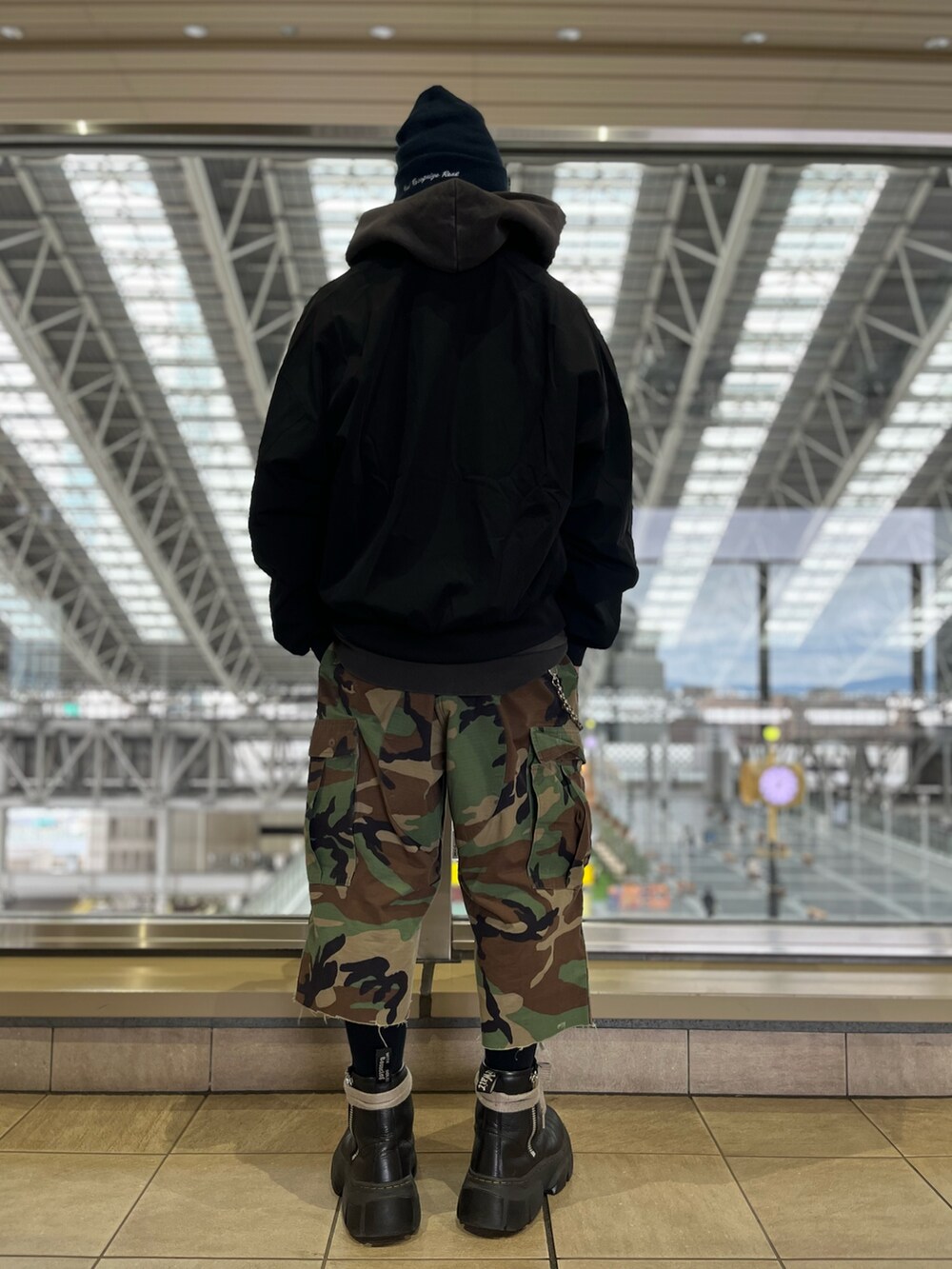 「DANKE SCHONのDankeSchon/ダンケシェーン/撥水SN POCKET BLOUSON（ブルゾン、ブラック系）」を使った、RIKIKYAさん（メンズ・168cm）の冬コーディネートの3枚目の写真
