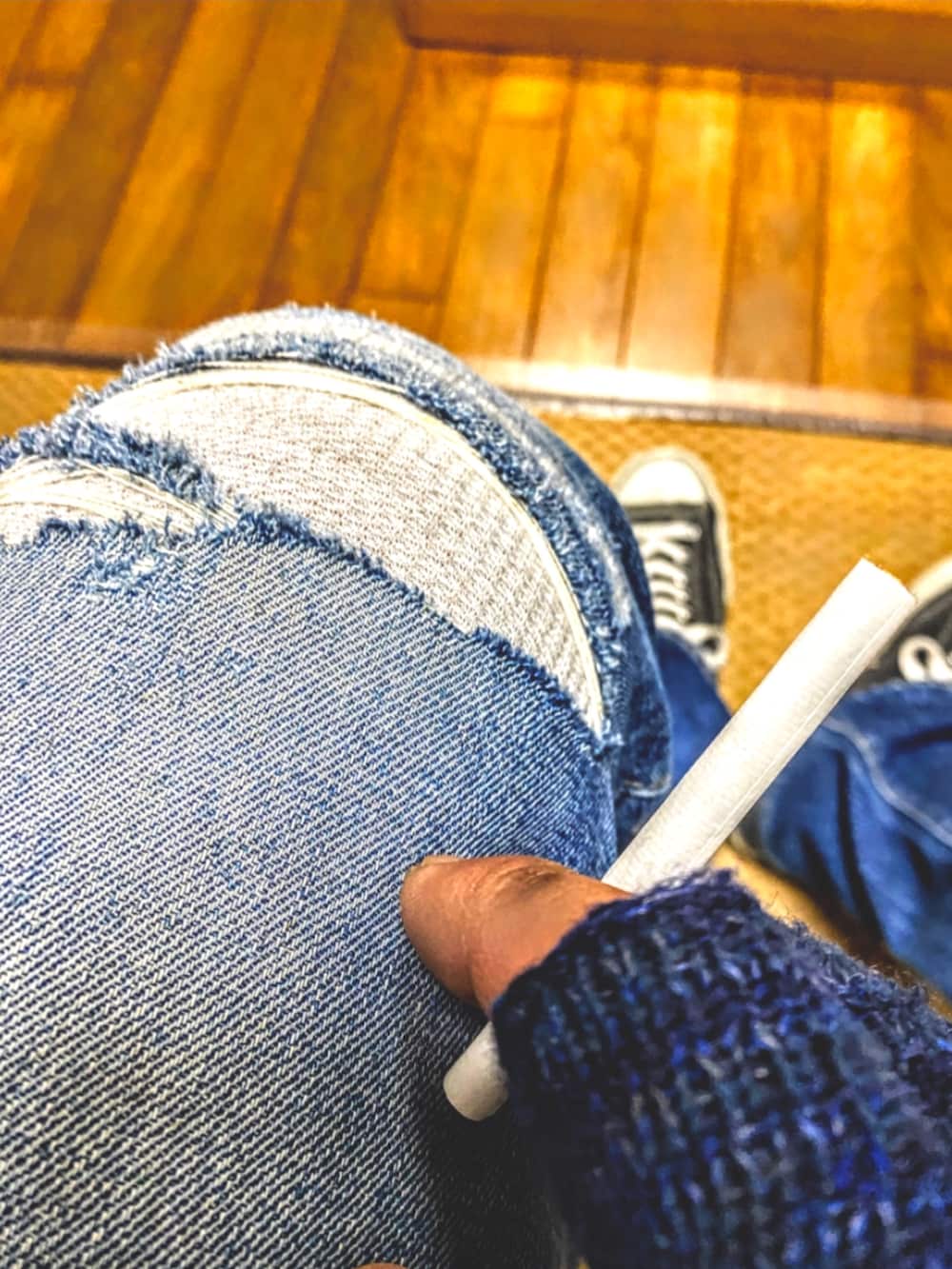 グリーン系のブルゾン、グリーン系のブルゾン、ブラック系のダウンジャケット/コートを着用したメンズの冬コーディネートの4枚目の写真