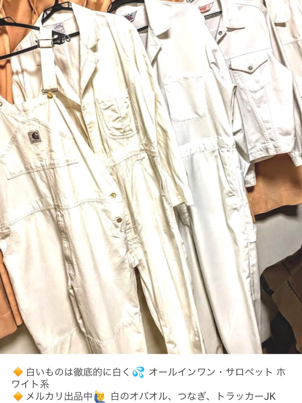 ホワイト系のサロペット/オーバーオール、ホワイト系のサロペット/オーバーオール、ブラック系のシャツ/ブラウスを着用したメンズの夏コーディネートの2枚目の写真