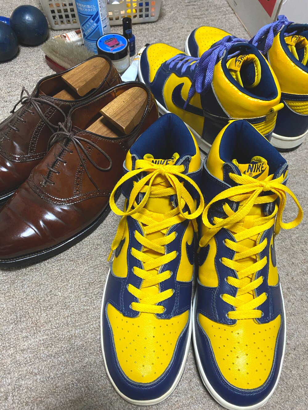 ブラック系のテーラードジャケット、ブラック系のシャツ/ブラウス、ブラック系のその他パンツを着用したメンズの夏コーディネートの3枚目の写真