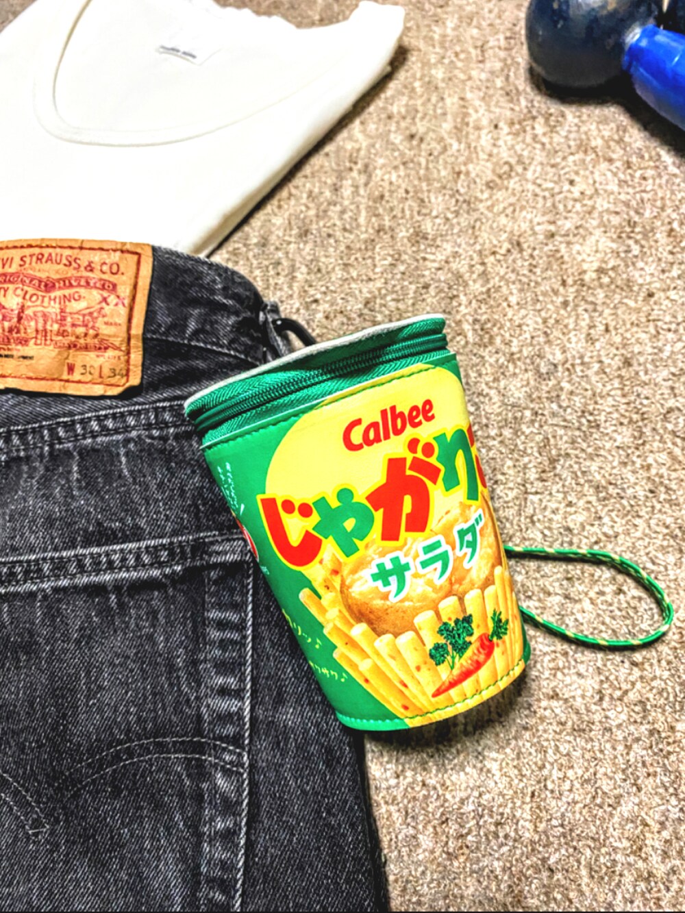 「片手スマホ自撮り研究会🤳✨、我が道をゆく隊、ロック、プチプラ、タンクトップ、じゃがりこポーチ🐸✨、バンドT、アンスラックス、ブラックデニム、好きな服を好きなように着る🐷💕、みんな違ってみんないい、双極性障害、北千住、メルカリ★期間限定SALE★ただ今開催中🐷👍、肉体改造中🐷💦」｜「VINTAGEの🔸アンスラックス ツアーTシャツ(黒) XL 1983年製（Tシャツ/カットソー、ブラック系）」を使った、おたっし🐷さん（メンズ・174cm）の夏コーディネートの4枚目の写真