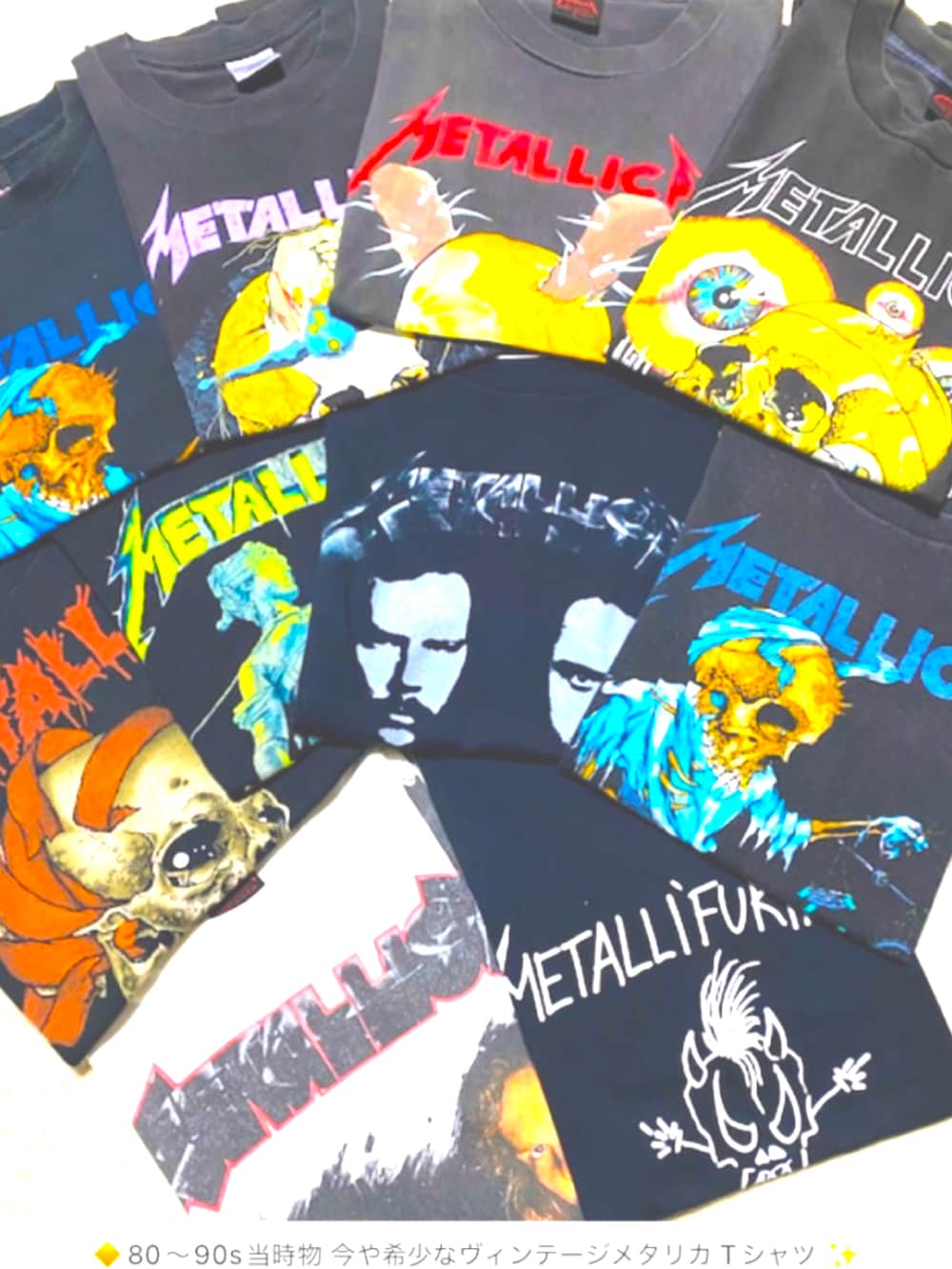 ブラック系のTシャツ/カットソー、ホワイト系のタンクトップ、ブラック系のデニムパンツを着用したメンズの春コーディネートの3枚目の写真