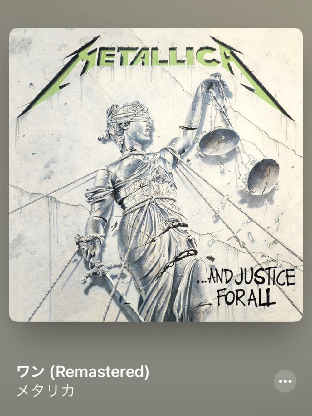 グリーン系のモッズコート、ブラック系のその他パンツ、ブラック系のブーツを着用したメンズの冬コーディネートの4枚目の写真