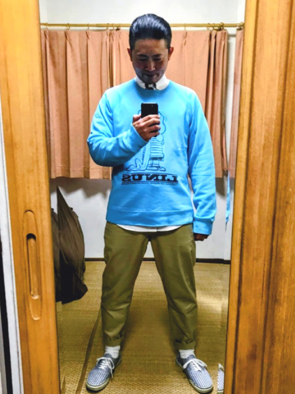 「片手スマホ自撮り研究会🤳✨、我が道をゆく隊、お仕事コーデ、水色、スヌーピー、ライナス、好きな服を好きなように着る🐷💕、双極性障害、メルカリ大量出品中‼️、メルカリ★期間限定SALE★本日最終日‼️、腹が減ったら水を飲め‼️」｜「GANRYUの🔸ガンリュウ　デニムテーラードジャケット(青)（デニムジャケット、ブルー系）」を使った、おたっし🐷さん（メンズ・174cm）の春コーディネートの2枚目の写真