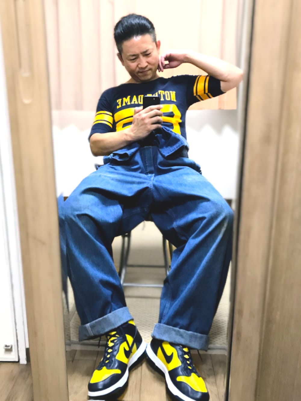 「片手スマホ自撮り研究会🤳✨、我が道をゆく隊、休日スタイル、つなぎ、フットボールTシャツ、ダンク、紺黄、好きな服を好きなように着る🐷💕、メルカリ★期間限定SALE★本日最終日‼️、ハシビロ親方😊👍」｜「🔸去年のデニムつなぎコーデ🐷✨の🔸60s BIGMAC デニつなぎ ×キャップ🧢（つなぎ/オールインワン、ブルー系）」を使った、おたっし🐷さん（メンズ・174cm）の春コーディネートの2枚目の写真