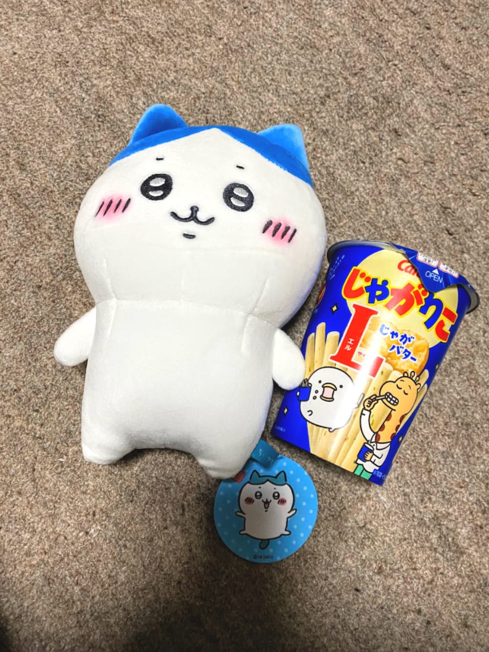 ホワイト系のサロペット/オーバーオール、ホワイト系のサロペット/オーバーオール、ブラック系のシャツ/ブラウスを着用したメンズの夏コーディネートの5枚目の写真