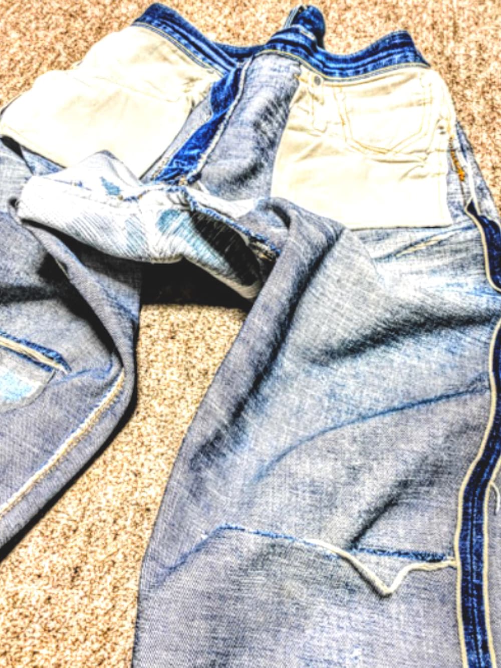 グリーン系のブルゾン、グリーン系のブルゾン、ブラック系のダウンジャケット/コートを着用したメンズの冬コーディネートの3枚目の写真