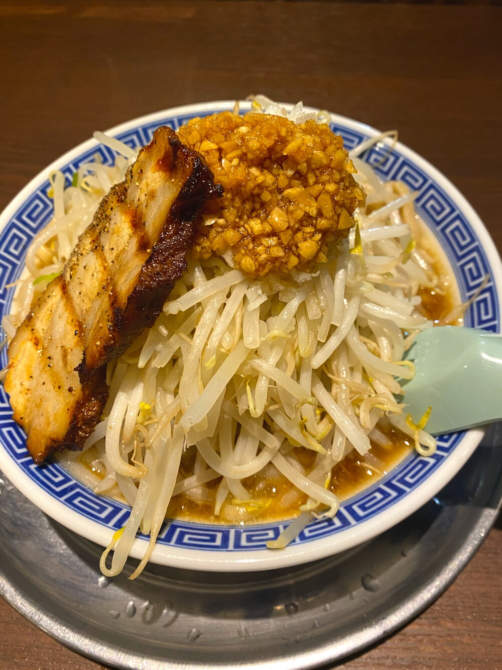 「片手スマホ自撮り研究会🤳✨、我が道をゆく隊、お仕事コーデ、きれいめカジュアル、モッズコート、Gジャン、ツイードパンツ、好きな服を好きなように着る🐷💕、双極性障害、メルカリ大量出品中‼️」|「VINTAGEの🔸70s USARMY M65 S ★メルカリ出品中‼️(モッズコート、グリーン系)」を使った、おたっし🐷さん(メンズ・174cm)の冬コーディネートの3枚目の写真