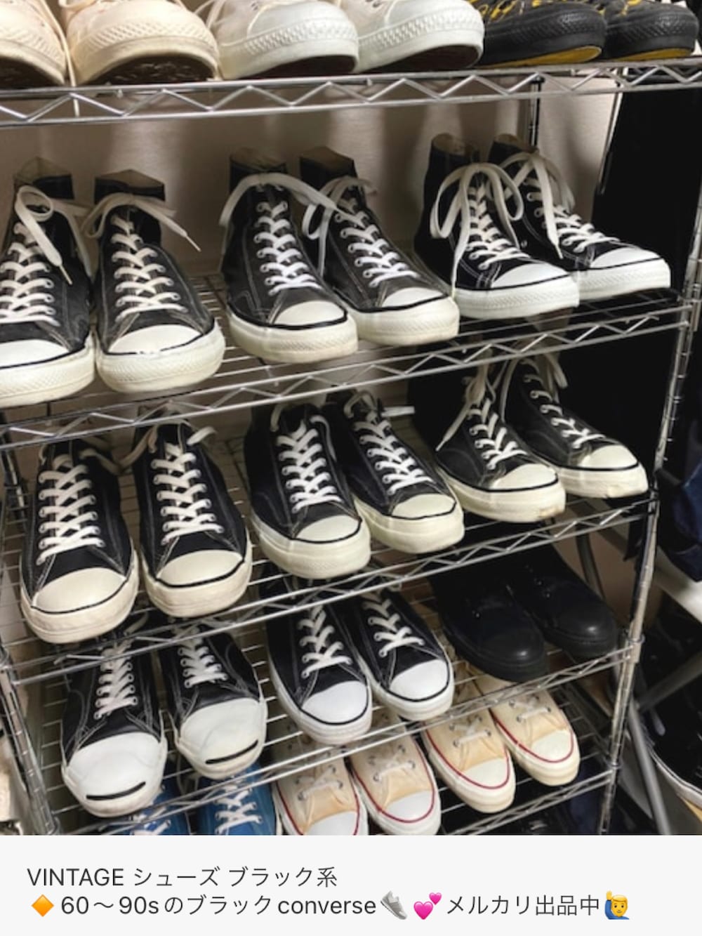 ホワイト系のサロペット/オーバーオール、ホワイト系のサロペット/オーバーオール、ブラック系のシャツ/ブラウスを着用したメンズの夏コーディネートの3枚目の写真