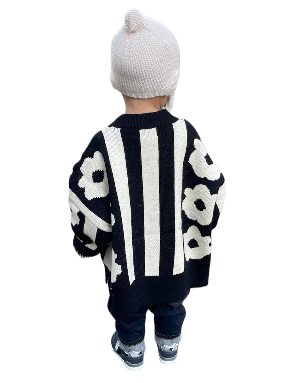「おとこのこ、むすこーで、韓国ファッション、ニット」｜「Ocean&Groundのデニムテーパードパンツ（80～140cm）（デニムパンツ、ブルー系）」を使った、KIITOさん（キッズ・90cm）の冬コーディネートの2枚目の写真