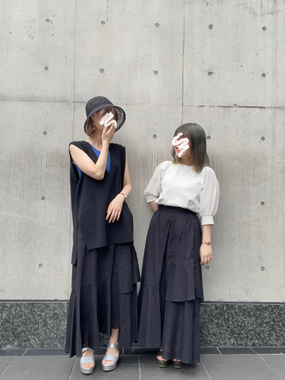 「Techichi、テチチ(Te chichi)、テチチ、スカート、おそろいコーデ、シミラールック、双子コーデ、モノトーン、低身長コーデ」|「Te chichiの雑材ハット(ハット、ブラック系)」を使った、チナツさん(レディース・152cm)の夏コーディネートの2枚目の写真