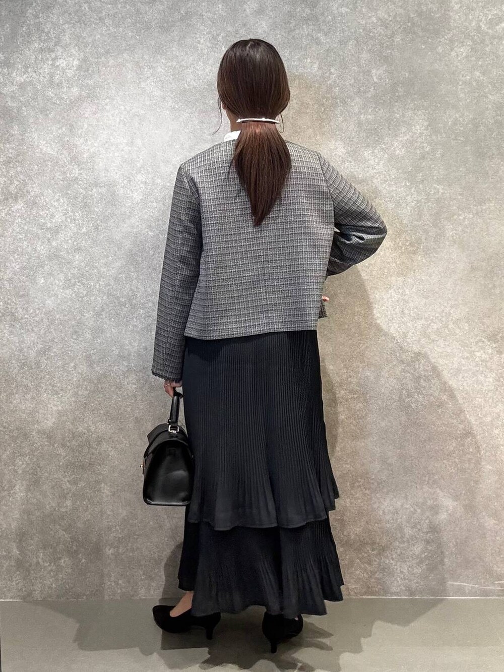 「低身長、高見え、ママコーデ、楽ちんコーデ、シワ軽減、GLOBAL WORK、apart by lowrys、オケージョン、ジャケット、スカート」｜「GLOBAL WORKのお手入れらくらく2WAYボウタイブラウス/133609（シャツ/ブラウス、ホワイト系）」を使った、かわーたさん（レディース・155cm）の冬コーディネートの3枚目の写真