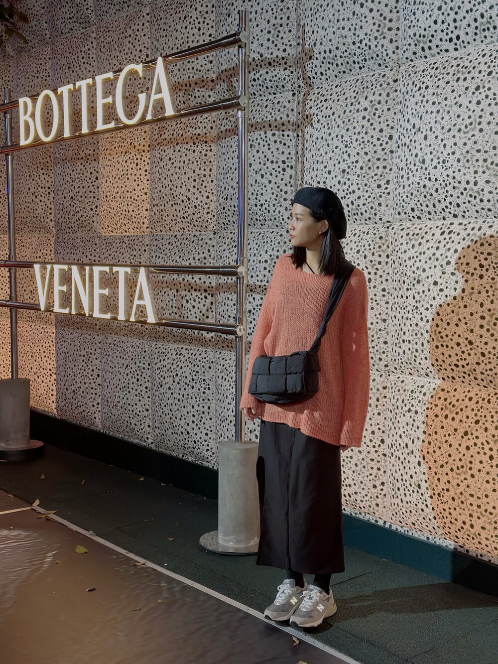 「今日のコーデ、今日の服、ニューバランス、アランニット、ロングスカート、バスクベレー帽、ベレー帽」｜「Ungridの透かし編みル－ズニット（ニット/セーター、オレンジ系）」を使った、Mirandaさん（レディース・167cm）の秋コーディネートの2枚目の写真