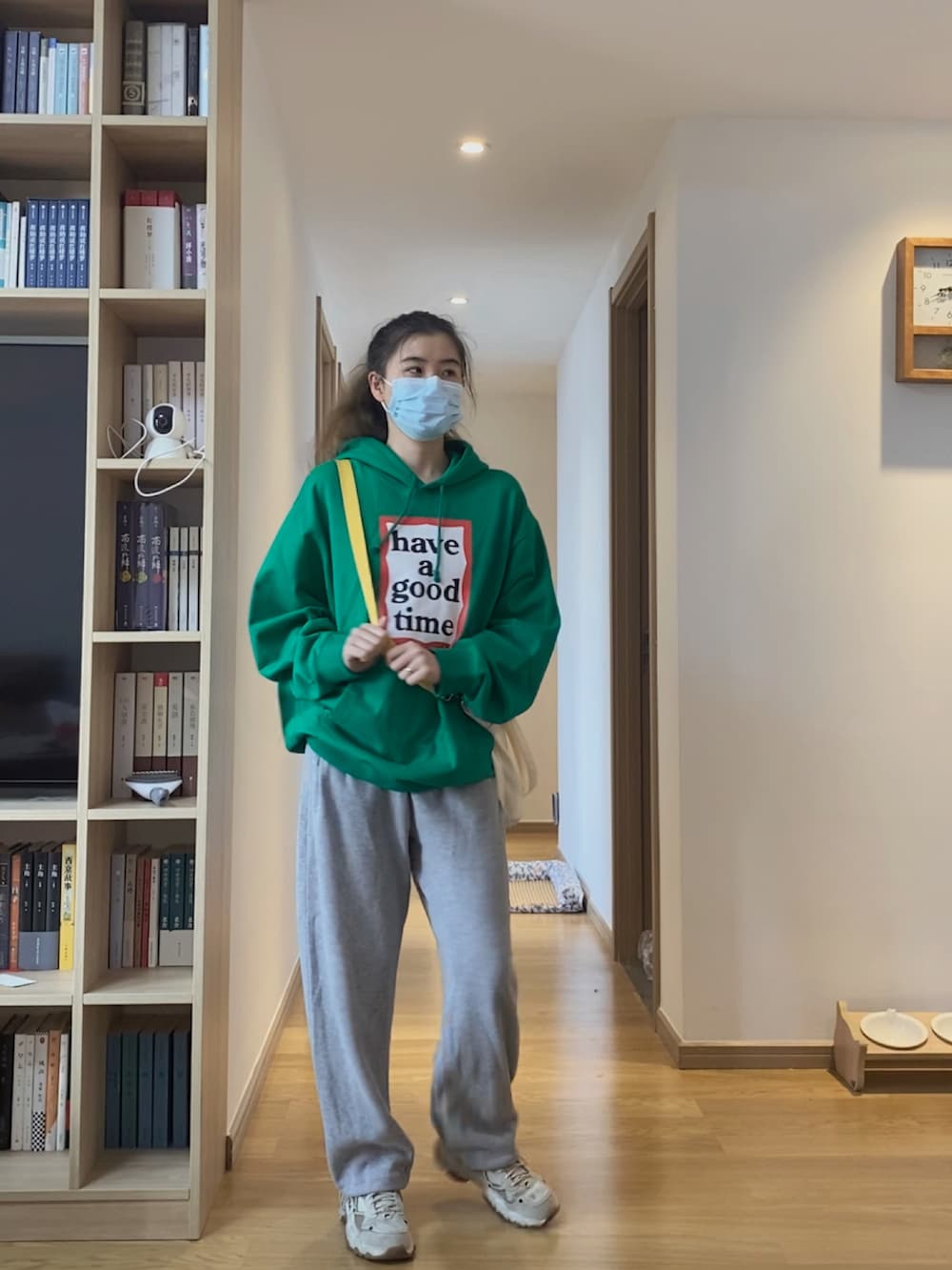 「秋のコーデ、秋コーデ、ootd」｜「Have a good timeのアイテム（パーカー、グリーン系）」を使った、wordlessAliceさん（レディース・161cm）の秋コーディネートの5枚目の写真