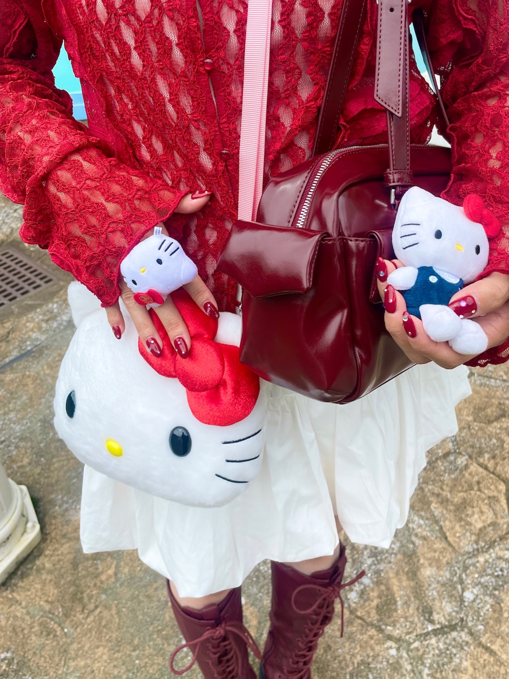 「レイヤードスタイル、夏ファッション、大人可愛い、シアートップス、ガーリー、赤、ロングブーツ、バルーンスカート、ミニスカート、カーディガン、ブーツ、ショルダーバッグ、jouetie、JEANASiS、Heather」｜「Heatherのバルーンミニスカート（スカート、ホワイト系）」を使った、ミリアさん（骨格ストレート・レディース・158cm）の夏コーディネートの3枚目の写真