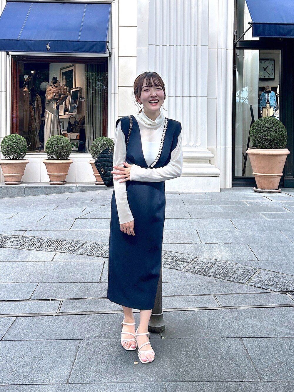 「la boutique bonbon、ワンピース、オケージョン、オケージョンワンピース、オトナ女子、お出かけコーデ、大人かわいい、キレイめ、秋カラー、大人コーデ、ブルべ夏、骨格ウェーブ、163cm、高身長」｜「La boutique BonBonの【3サイズ展開】ダブルクロススカラップパールジャンドレ（ワンピース、ブルー系）」を使った、Sanaさん（骨格ウェーブ・レディース・163cm）の秋コーディネートの2枚目の写真
