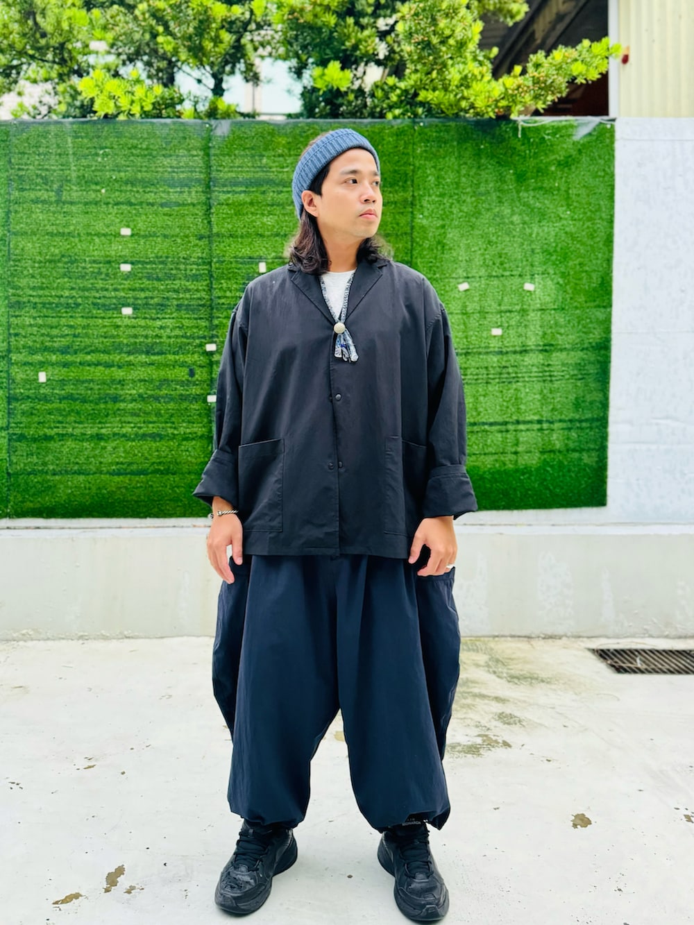 「ootdtw、MUJI、oqLiq、GOOPiMADE、NIKE、dadshoes」｜「waitingforのアイテム（ハット、ブルー系）」を使った、Ú-Sêng Tânさん（メンズ・167cm）の夏コーディネートの2枚目の写真