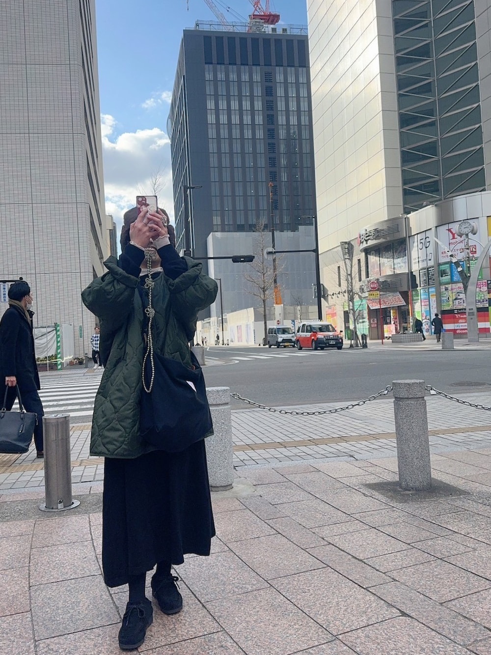 「秋冬コーデ、低身長女子、きょコ」｜「FREAK'S STOREの【WEB限定】フレアマキシカラーニットワンピース（ワンピース、ブラック系）」を使った、こがさん（レディース・152cm）の冬コーディネートの5枚目の写真