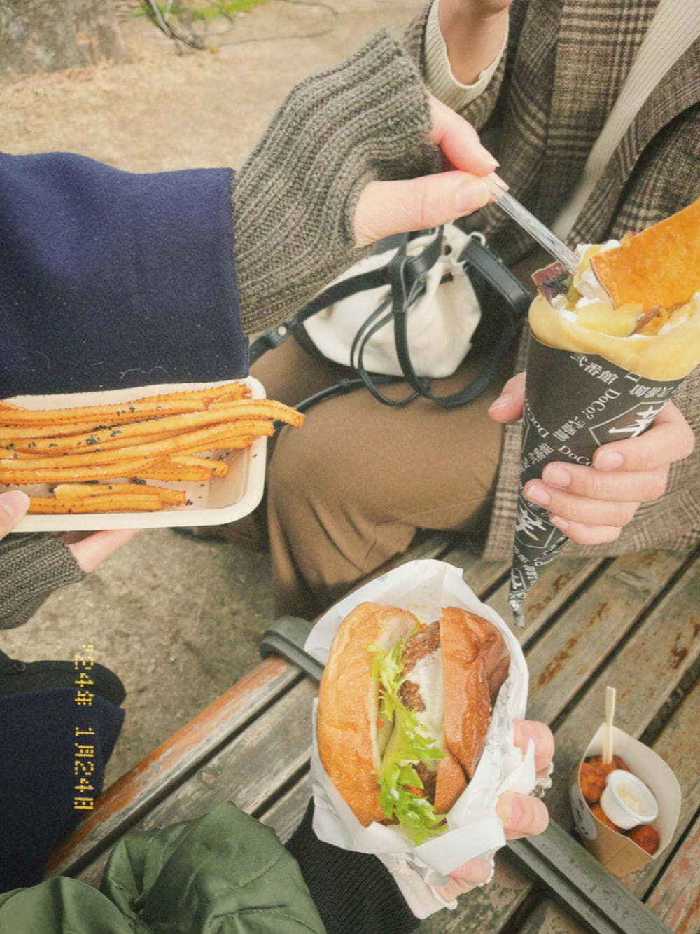 「秋冬コーデ、低身長女子、きょコ」｜「FREAK'S STOREの【WEB限定】フレアマキシカラーニットワンピース（ワンピース、ブラック系）」を使った、こがさん（レディース・152cm）の冬コーディネートの2枚目の写真