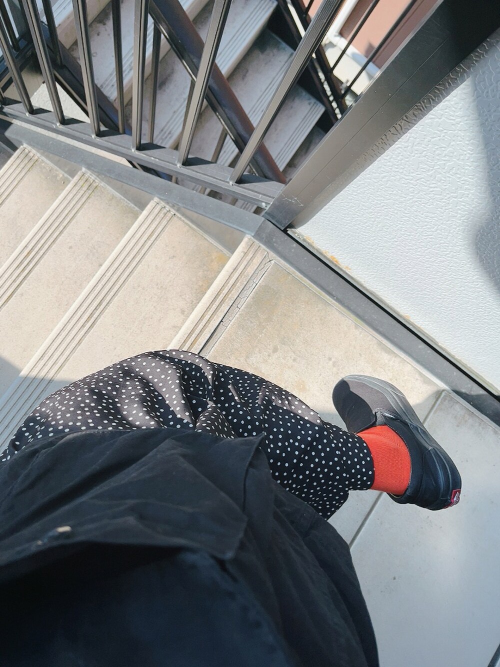 「🖤×🧡、秋冬コーデ、ドットワンピ」｜「tantanのアイテム（ワンピース/ドレス、ブラック系）」を使った、こがさん（レディース・152cm）の秋コーディネートの2枚目の写真