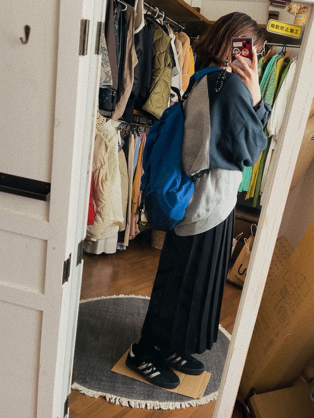 「今日のコーデ、ootd、低身長コーデ」｜「adidasのGAZELLE INDOOR　ID0988（スニーカー、ブラック系）」を使った、こがさん（レディース・152cm）の春コーディネートの2枚目の写真