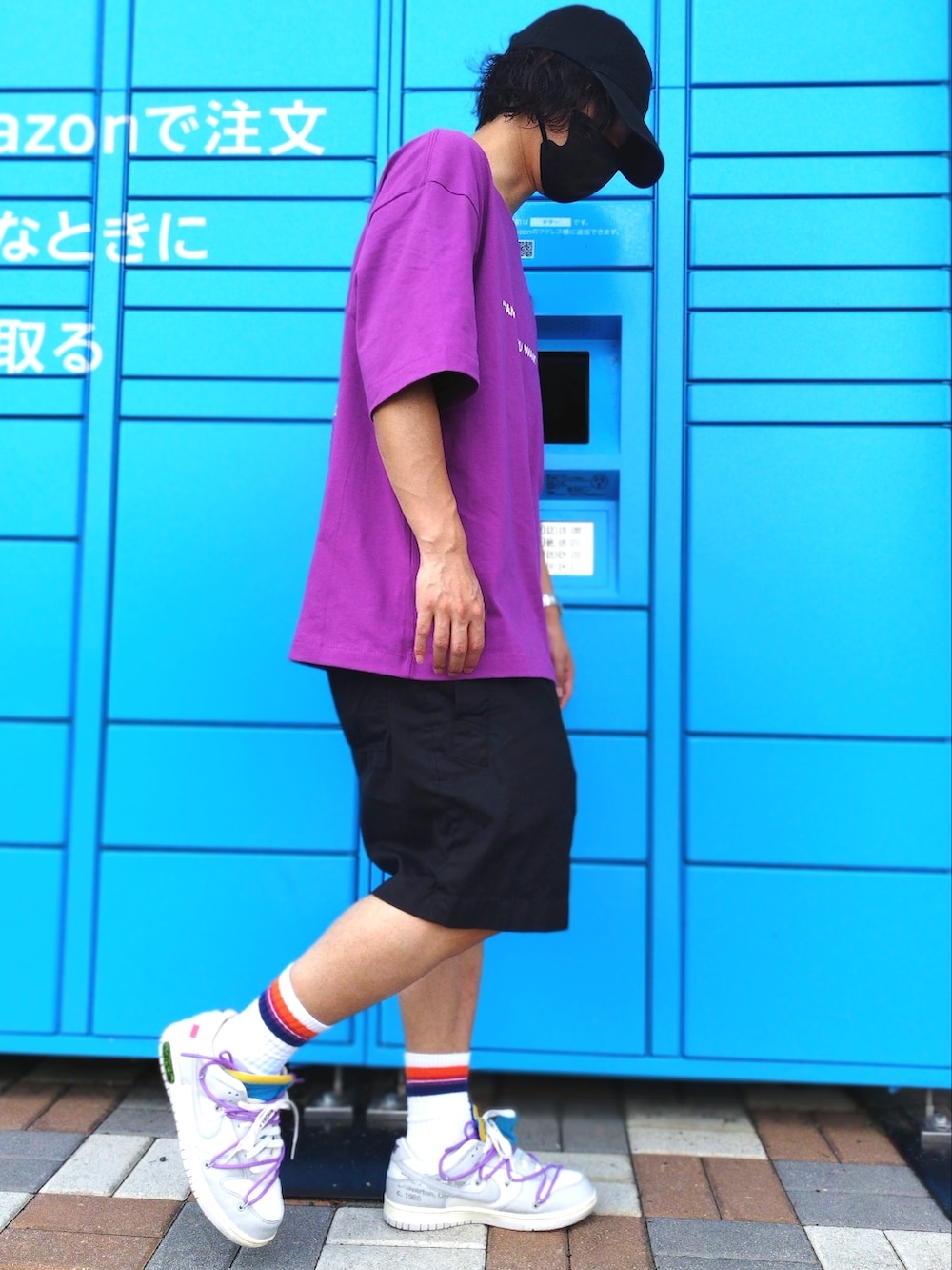 「休日スタイル、夏コーデ、プチプラ、ストリートコーデ、ストリート、短パン、ボーダーソックス、キャップ、スニーカー、dunk、off white、パープル、呪術廻戦、五条悟、ピース！」｜「GUのアイテム（キャップ、ブラック系）」を使った、Null-Ponさん（メンズ・164cm）の夏コーディネートの2枚目の写真