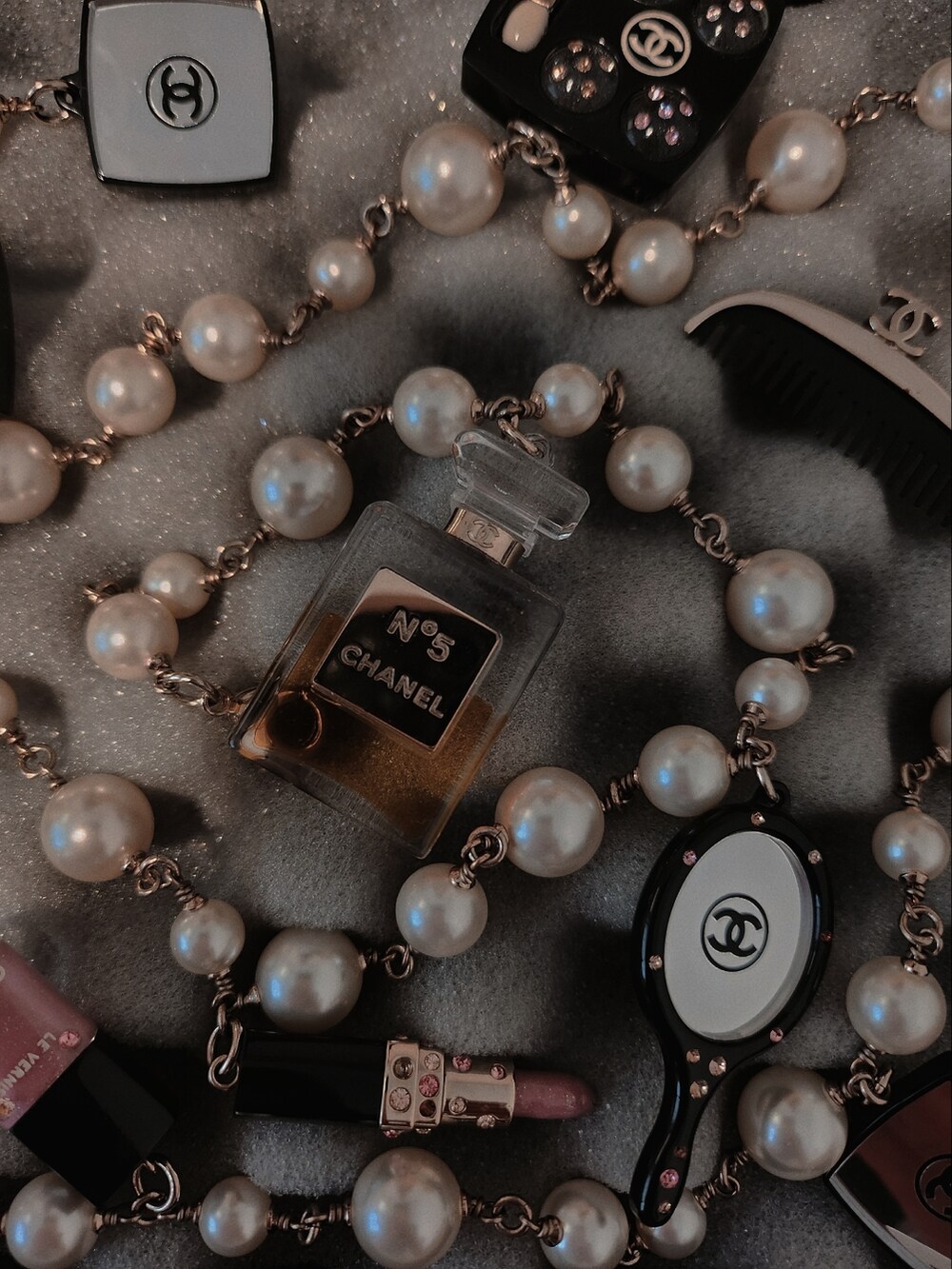 「ootd、chanel」｜「CHANELのアイテム（ベルト、その他）」を使った、Doremiさん（レディース・152cm）の春コーディネートの4枚目の写真