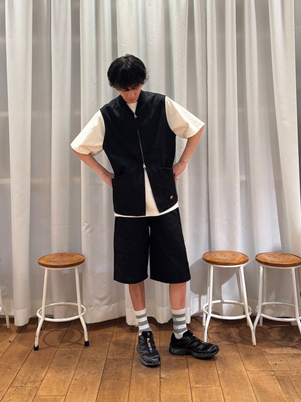 「urbanresearchdoors、Dickies、アーバンリサーチドアーズ、休日コーデ、newarrival、doors、EKAL、機能性素材、キャップコーデ、salomon、メンズスニーカー、暮らしを楽しむ」｜「EKALの『吸水速乾/UVカット』DRY OUT BALLOON FIT T-SHIRTS（Tシャツ/カットソー、ホワイト系）」を使った、Imuさん（メンズ・177cm）の夏コーディネートの3枚目の写真