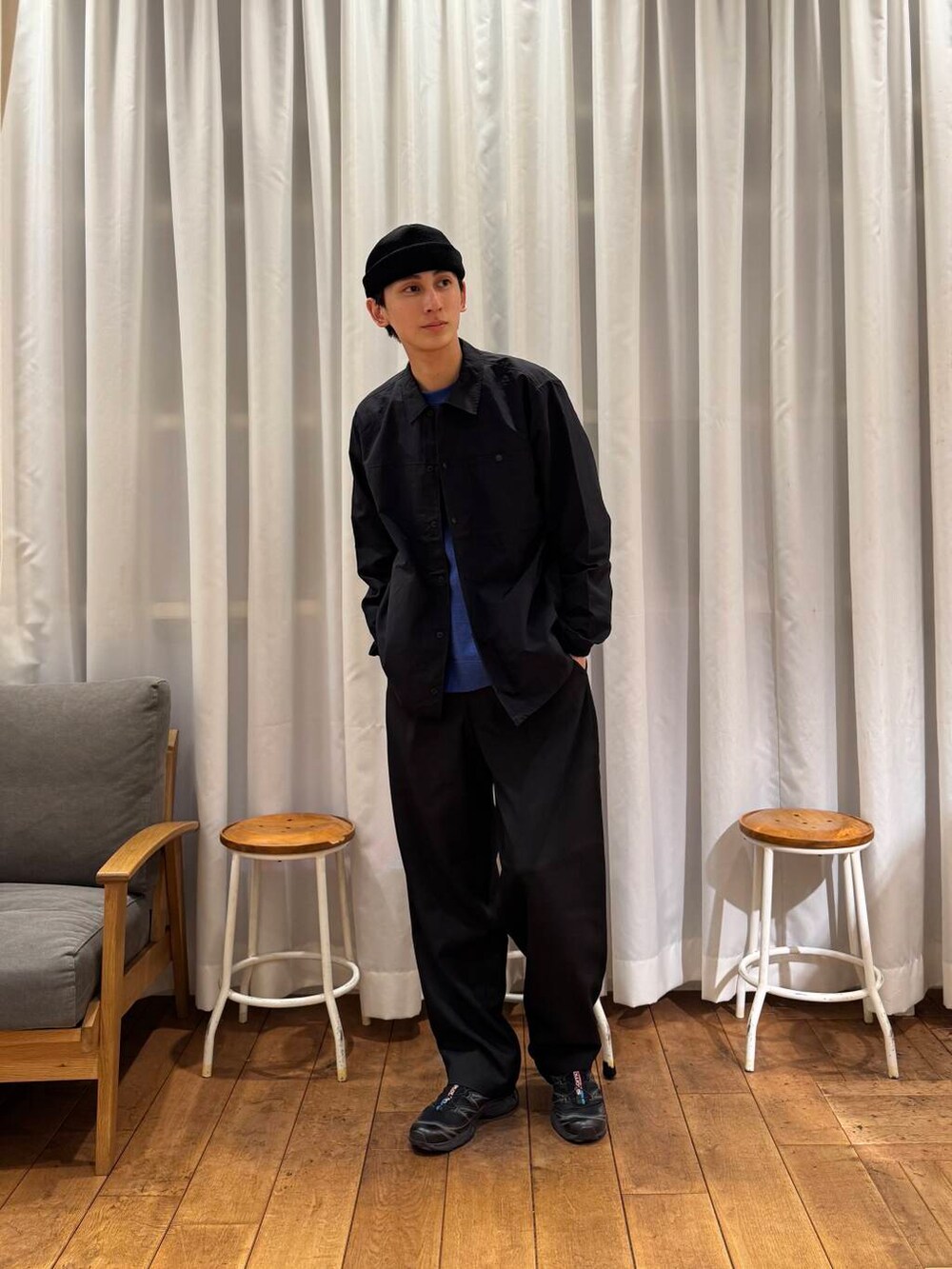 「urbanresearchdoors、ビーニー、アウトドア、スニーカーコーデ、アーバンリサーチドアーズ、春アウター、newarrival、doors、stillbyhand、salomon、snowpeak、marmot、暮らしを楽しむ、春のジャケットスタイル」｜「URBAN RESEARCH DOORSのSSロールワッチ（ニットキャップ/ビーニー、ブラック系）」を使った、Imuさん（メンズ・177cm）の春コーディネートの2枚目の写真