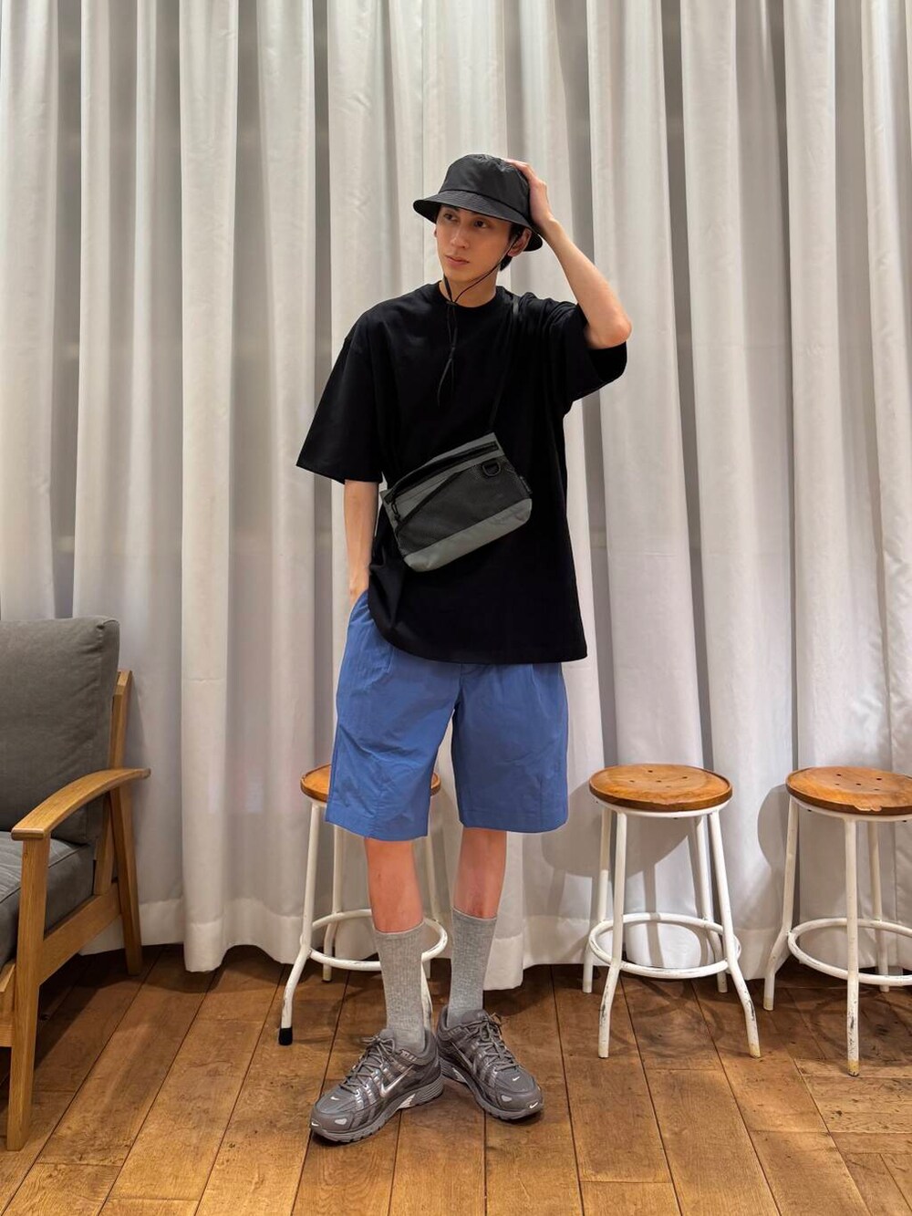 「urbanresearchdoors、Patagonia、NIKE、スニーカーコーデ、アーバンリサーチドアーズ、newarrival、doors、EKAL、hanes、snowpeak、最旬スニーカーコーデ、初夏のお出掛けコーデ、暮らしを楽しむ」｜「EKALの『撥水/UVカット/UR TECH』ナイロンタッサーショーツ（その他パンツ、ブルー系）」を使った、Imuさん（メンズ・177cm）の春コーディネートの5枚目の写真