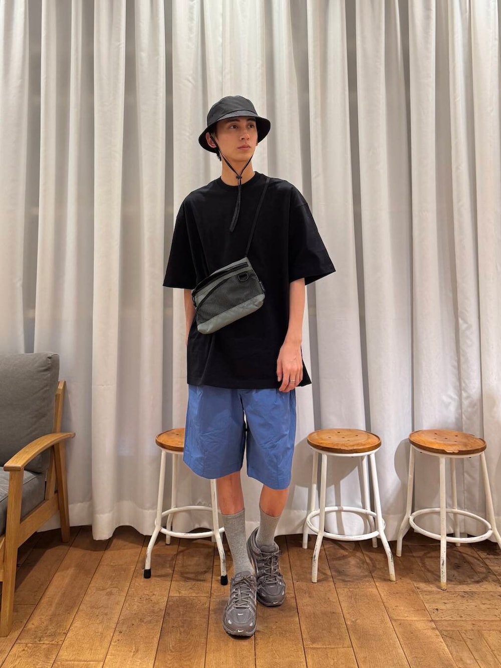 「urbanresearchdoors、Patagonia、NIKE、スニーカーコーデ、アーバンリサーチドアーズ、newarrival、doors、EKAL、hanes、snowpeak、最旬スニーカーコーデ、初夏のお出掛けコーデ、暮らしを楽しむ」｜「EKALの『撥水/UVカット/UR TECH』ナイロンタッサーショーツ（その他パンツ、ブルー系）」を使った、Imuさん（メンズ・177cm）の春コーディネートの3枚目の写真