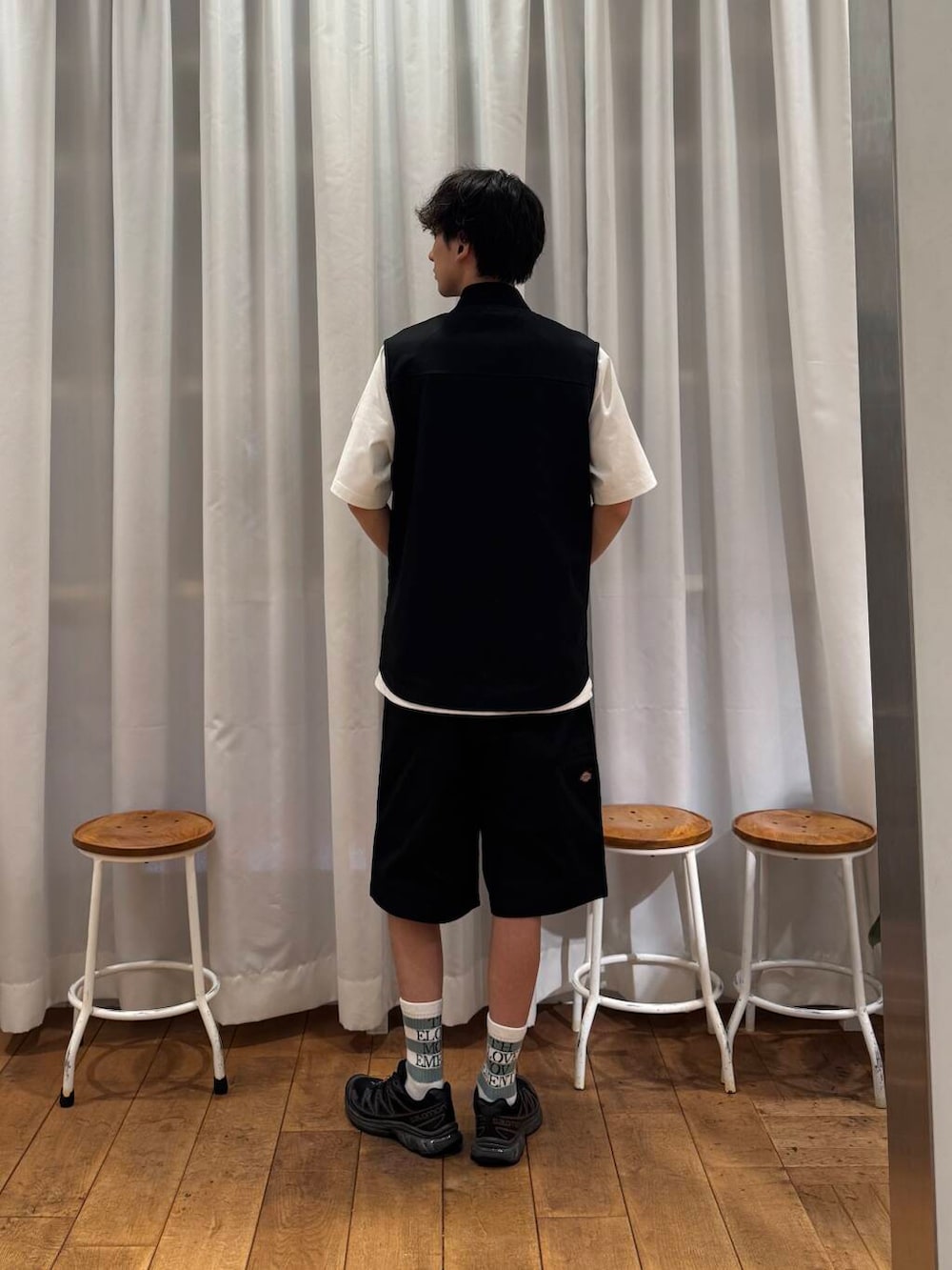 「urbanresearchdoors、Dickies、アーバンリサーチドアーズ、休日コーデ、newarrival、doors、EKAL、機能性素材、キャップコーデ、salomon、メンズスニーカー、暮らしを楽しむ」｜「EKALの『吸水速乾/UVカット』DRY OUT BALLOON FIT T-SHIRTS（Tシャツ/カットソー、ホワイト系）」を使った、Imuさん（メンズ・177cm）の夏コーディネートの6枚目の写真