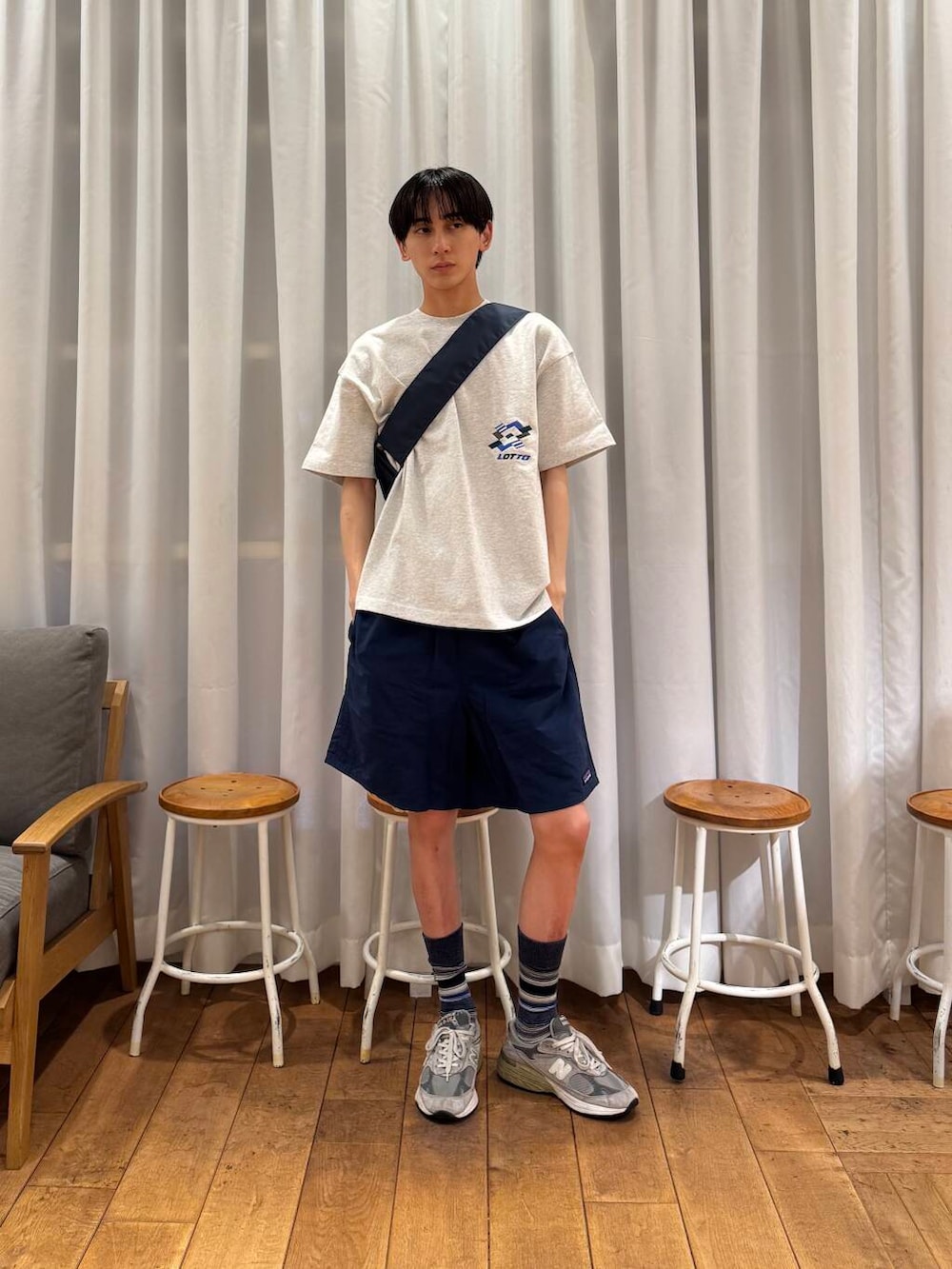 「urbanresearchdoors、Patagonia、スニーカーコーデ、アーバンリサーチドアーズ、newarrival、doors、yakpak、初夏のお出掛けコーデ、暮らしを楽しむ、lotto」｜「YAKPAKの『撥水』『別注』YAKPAK×DOORS　SHOULDER BAG M（ショルダーバッグ、ブルー系）」を使った、Imuさん（メンズ・177cm）の春コーディネートの3枚目の写真