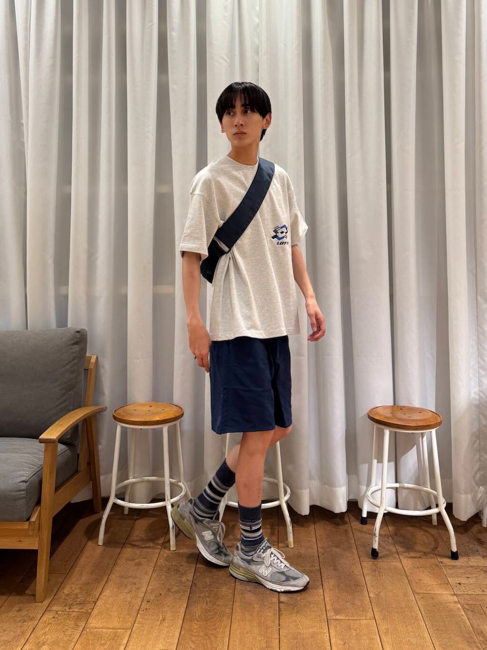 「urbanresearchdoors、Patagonia、スニーカーコーデ、アーバンリサーチドアーズ、newarrival、doors、yakpak、初夏のお出掛けコーデ、暮らしを楽しむ、lotto」｜「YAKPAKの『撥水』『別注』YAKPAK×DOORS　SHOULDER BAG M（ショルダーバッグ、ブルー系）」を使った、Imuさん（メンズ・177cm）の春コーディネートの2枚目の写真