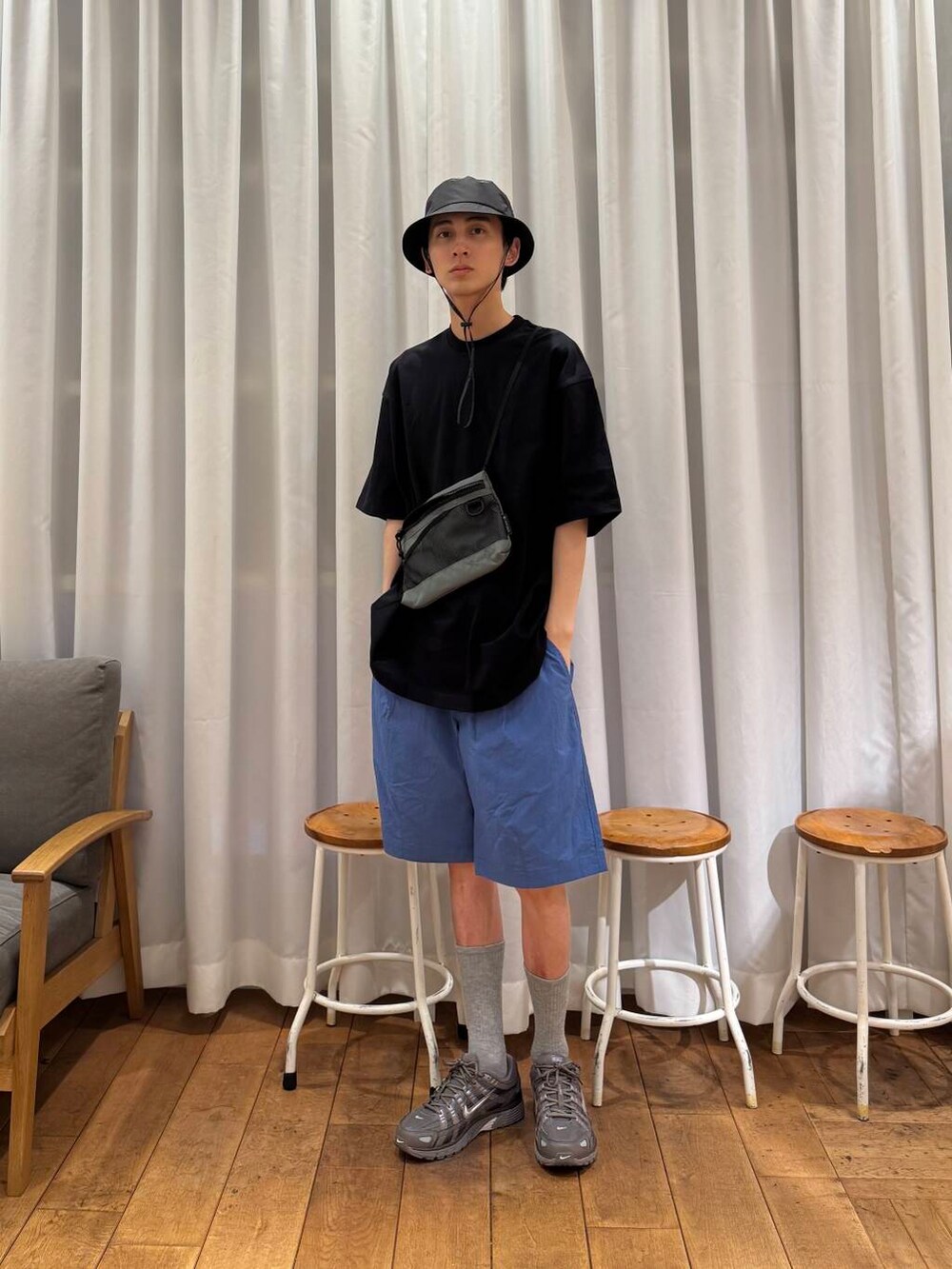 「urbanresearchdoors、Patagonia、NIKE、スニーカーコーデ、アーバンリサーチドアーズ、newarrival、doors、EKAL、hanes、snowpeak、最旬スニーカーコーデ、初夏のお出掛けコーデ、暮らしを楽しむ」｜「EKALの『撥水/UVカット/UR TECH』ナイロンタッサーショーツ（その他パンツ、ブルー系）」を使った、Imuさん（メンズ・177cm）の春コーディネートの4枚目の写真