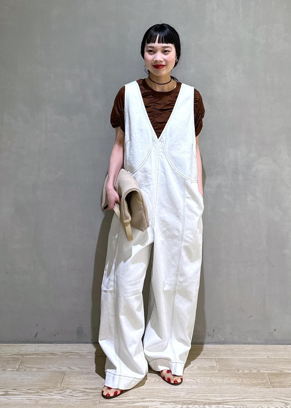 AKARIさんの「メッシュワンショルダーバッグ（ADAM ET ROPE'）」を使ったコーディネートの3枚目の写真