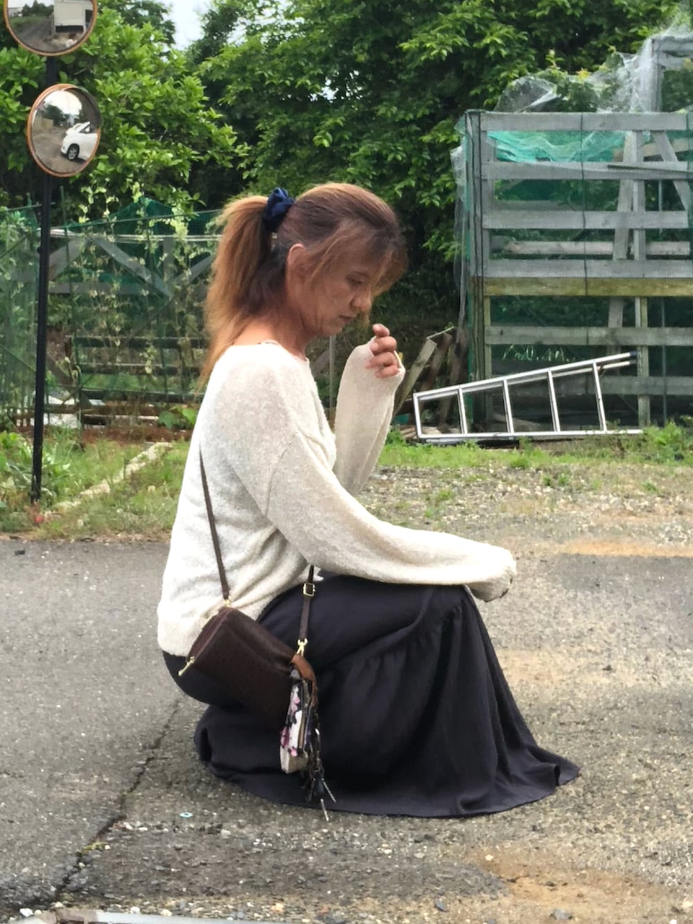 「モノトーン、春夏コーデ、オトナカジュアル、おしゃれさんと繋がりたい、今日のコーデ、メンズスカート、ジェンダーレス」｜「しまむらのアイテム（ワンピース/ドレス、グレー系）」を使った、ゆきさん（メンズ・172cm）の春コーディネートの4枚目の写真