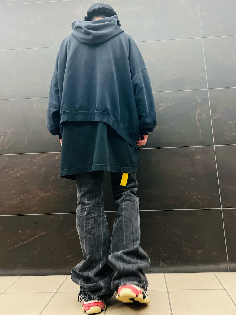 国内初の直営店 harutoexplorer｜BALENCIAGAのパーカーを使ったコーディネート ジャケット・アウター