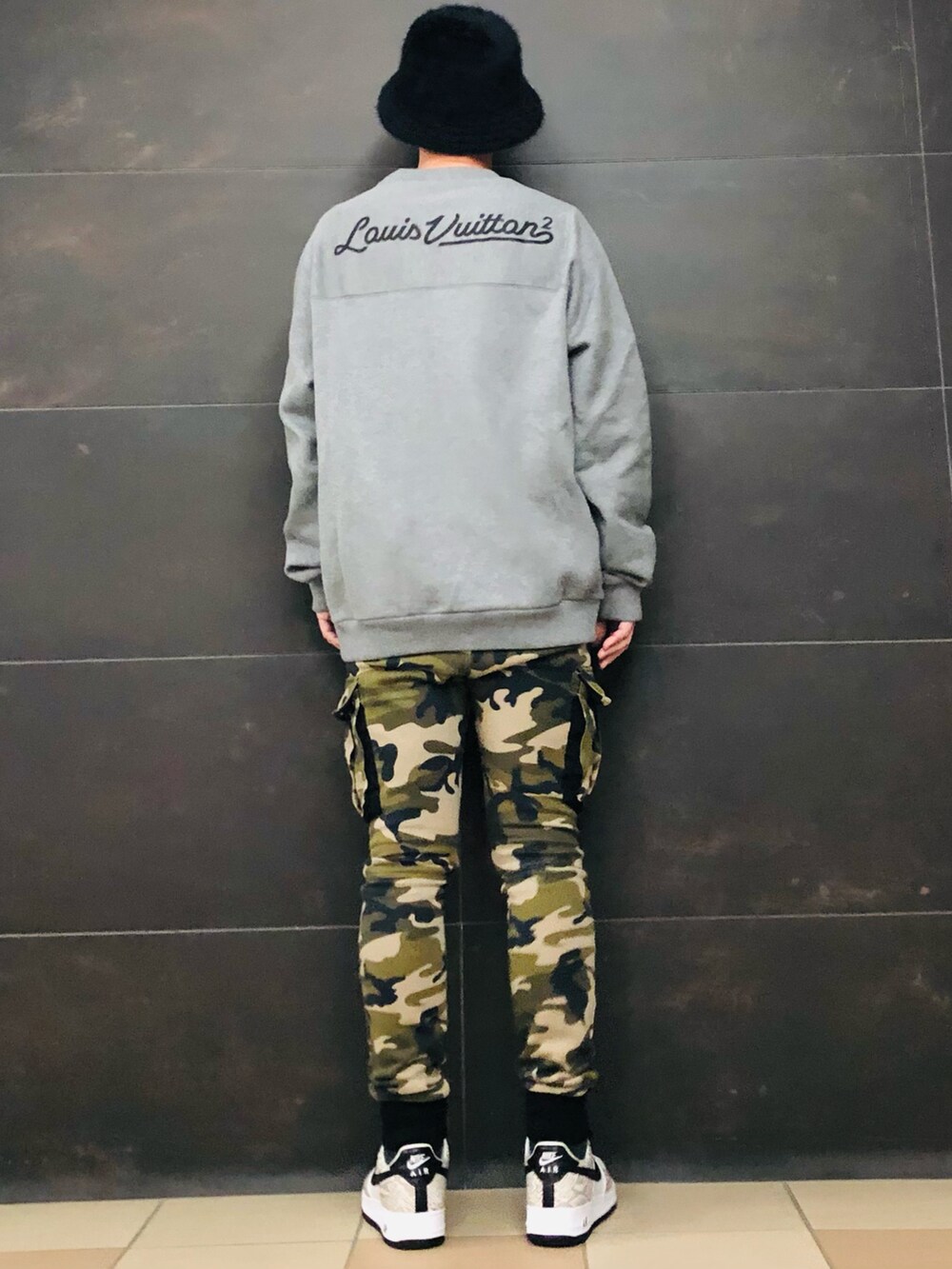 harutoexplorer｜LOUIS VUITTONのスウェットを使った