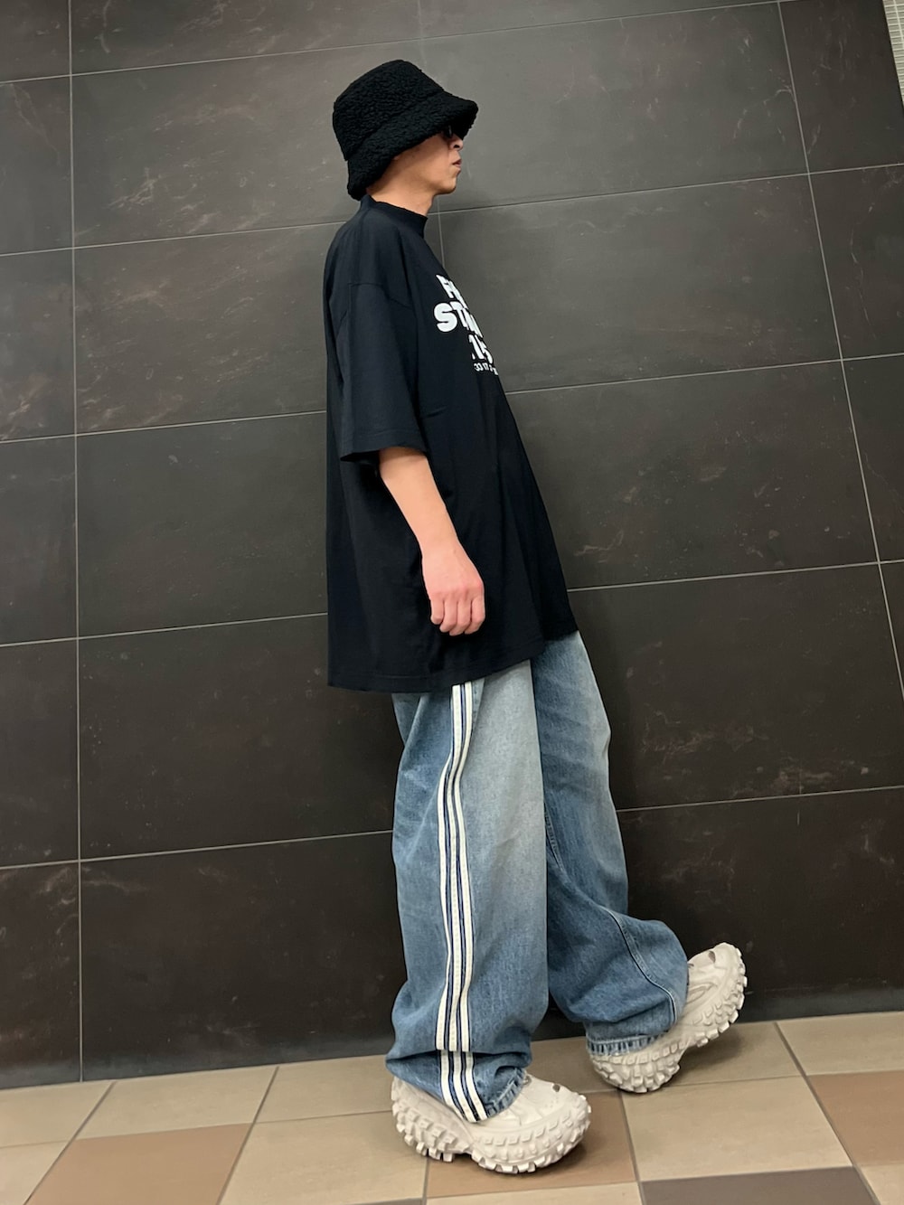 harutoexplorer｜BALENCIAGAのデニムパンツを使ったコーディネート - WEAR