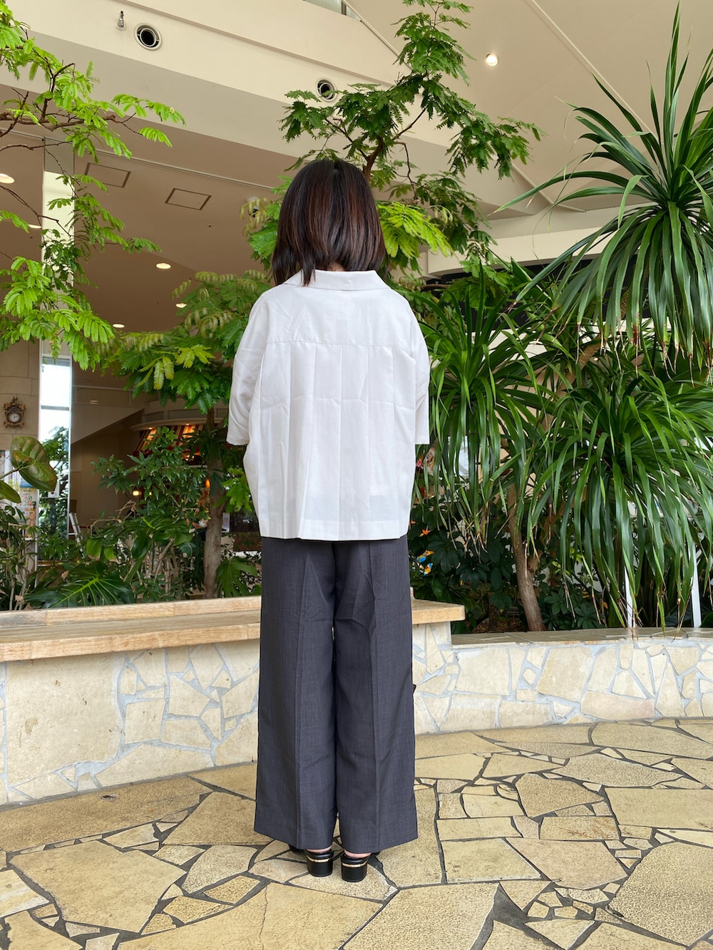 e6さんの「【接触冷感】箔プリントクロップドTシャツ（Te chichi TERRASSE）」を使ったコーディネートの3枚目の写真