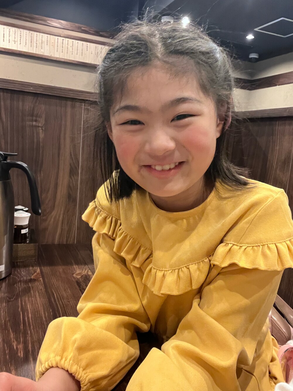 「ロングワンピース、黄色ワンピース、小学生、おでかけコーデ、春ファッション」｜「韓国ファッション #Kのアイテム（ワンピース、イエロー系）」を使った、springbluespringさん（キッズ・136cm）の春コーディネートの2枚目の写真