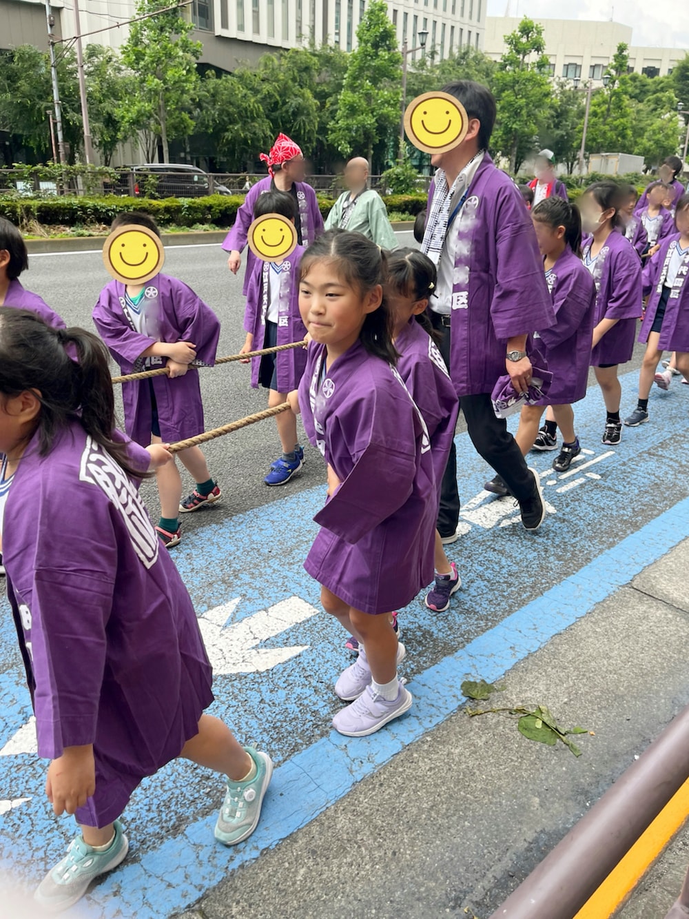 パープル系の水着/着物・浴衣を着用したキッズの夏コーディネートの5枚目の写真